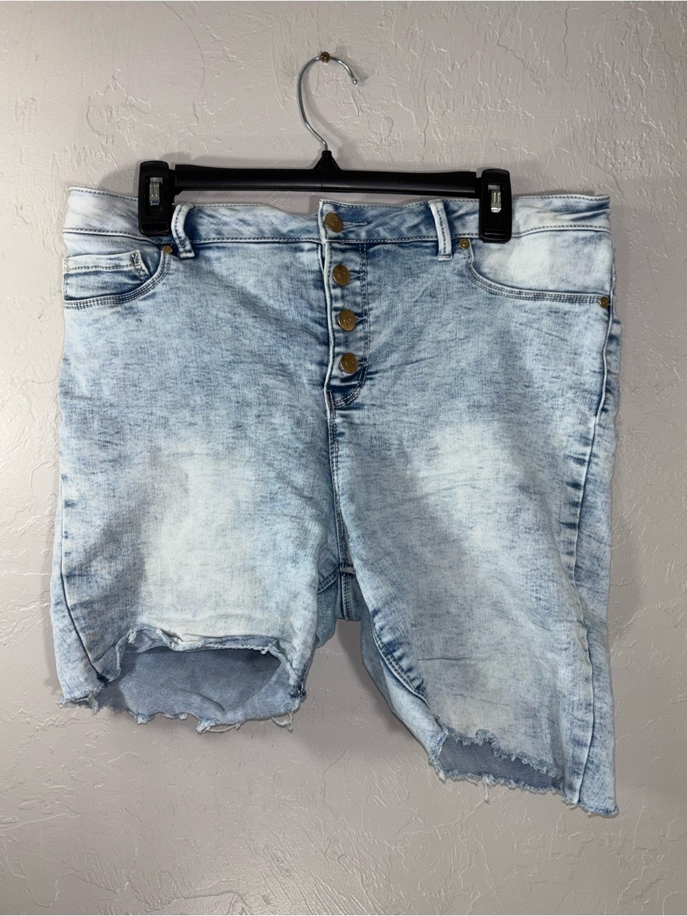 NOBO Light Acid-Wash Button-Front Denim Shorts